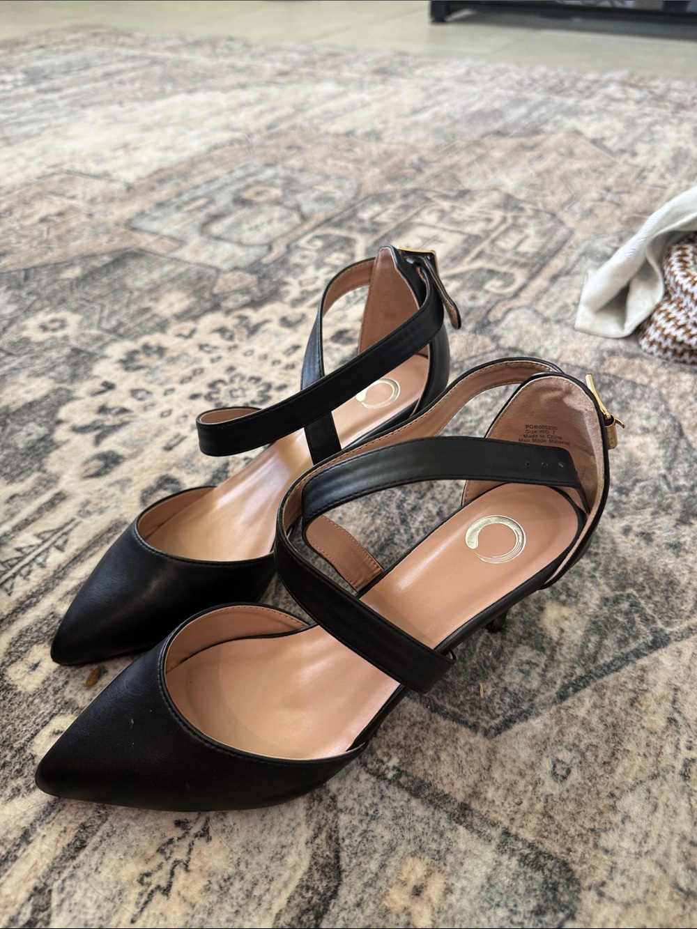 Women's Black Pointed-Toe Strappy Heels - Classic Evening Pumps